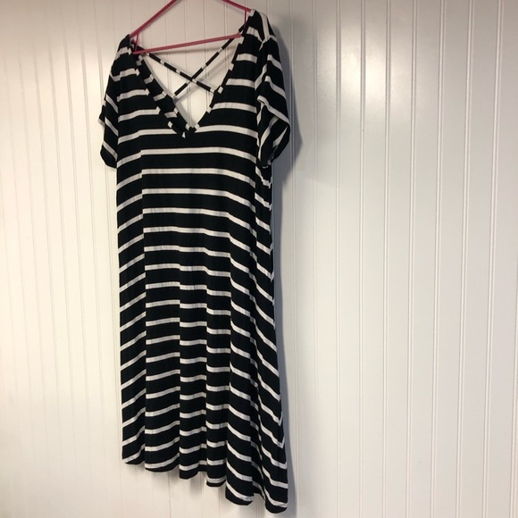 Lane Bryant Black and White Striped Short Sleeve Dress 14/16 Stretchy Soft - Picture 2 of 4
